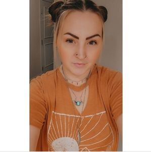 Meet your Posher, Liz